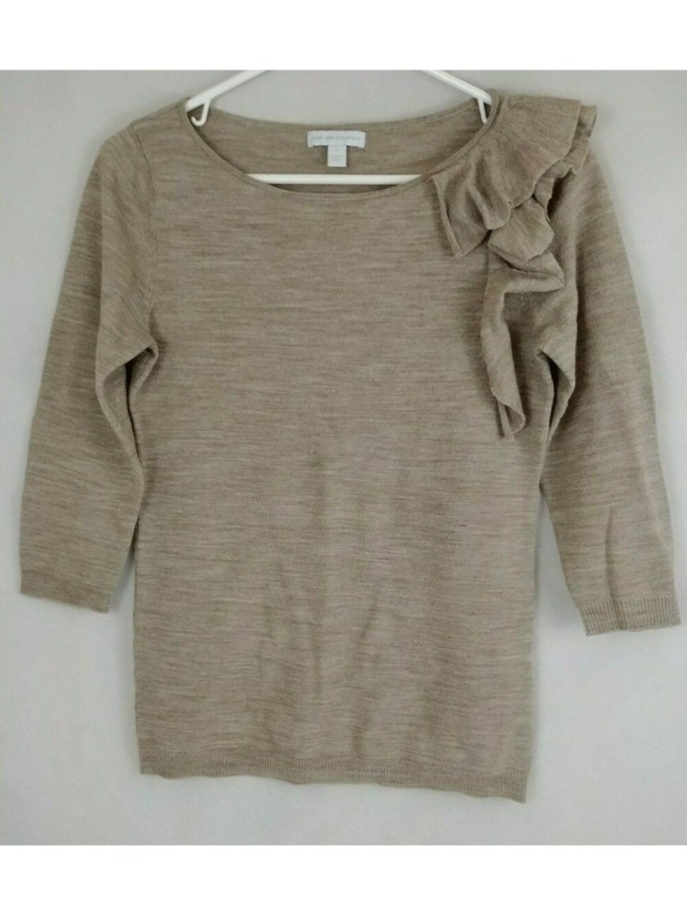 New York & Company Light Brown 3/4 Sleeve Blouse W/ Ruffled Shoulder Sz XS